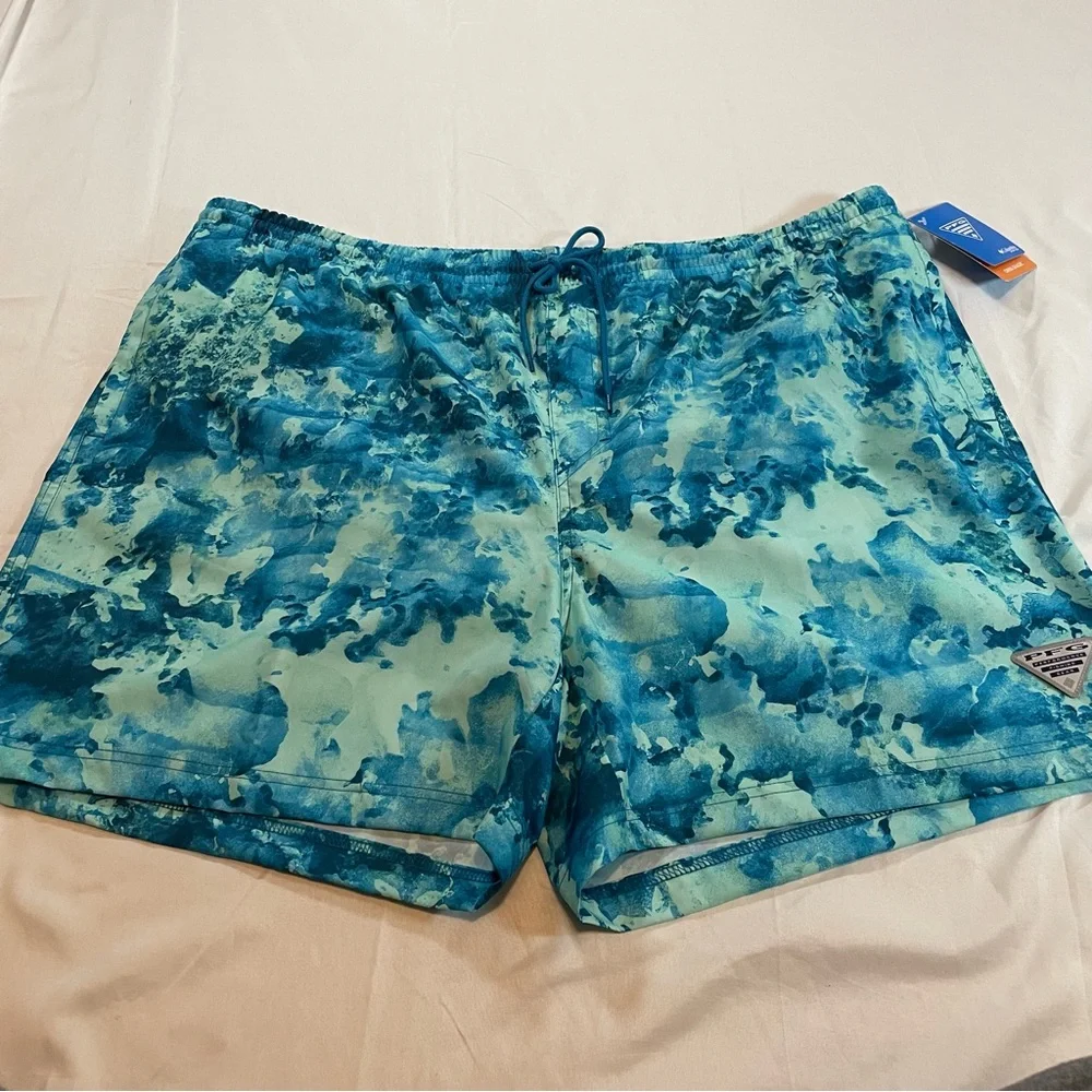 Columbia Aqua‎ and Navy Swim Trunks